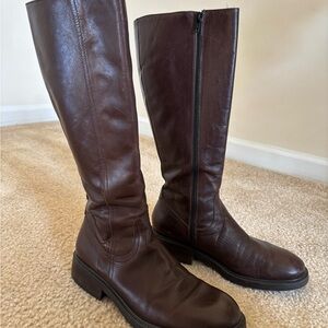 J Crew Knee High Dark Brown Leather Riding Boot 9 8.5 Made in Italy Rubber Soles